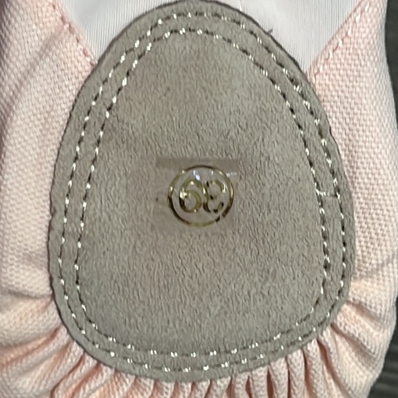 Daydance Canvas Ballet Shoes, Color Nude, Size 39 - 8 US🩰BRAND NEW 🩰🩰 - Picture 10 of 11